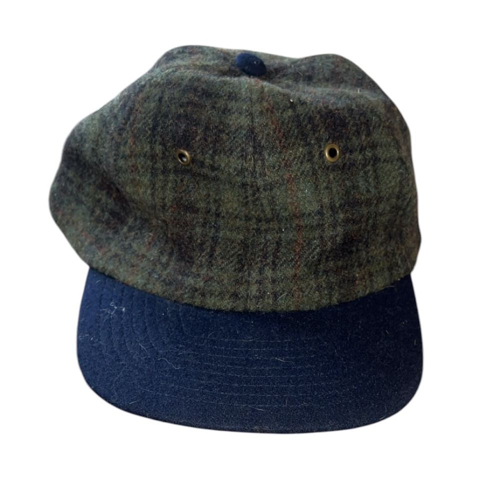 Headshot vintage checkered wool hat